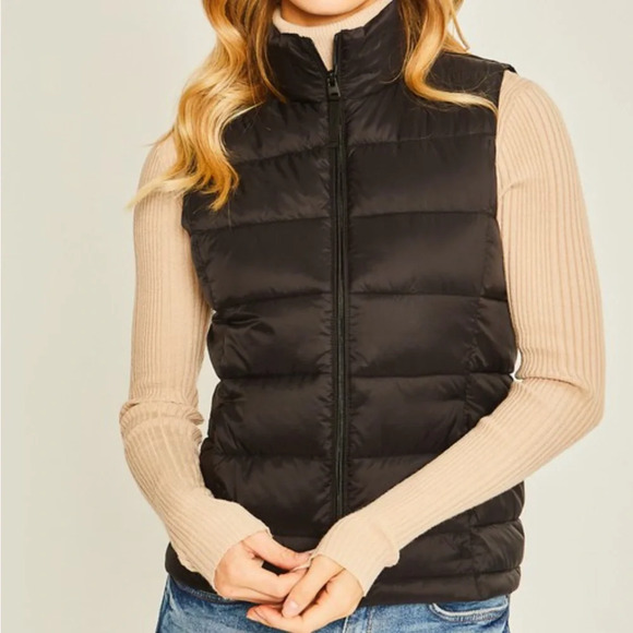 Chic Black Puffer Bubble Vest | Lightweight Layer with Feminine Flair - Picture 4 of 6